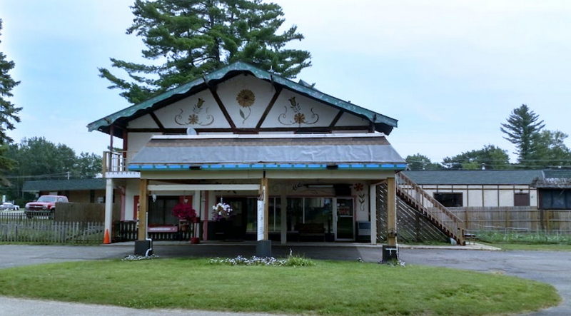 Sun n Snow Motel - From Web Listing (newer photo)